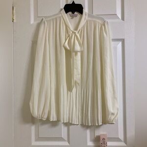 Nanette blouse ivory cream XS. NWT